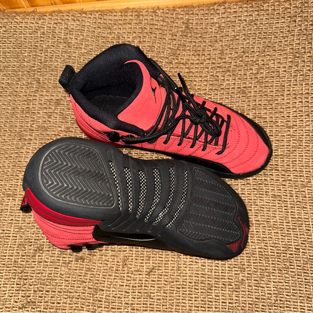 Jordan 12 Retro Reverse Flu Game - Picture 4 of 11